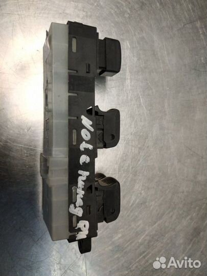 Блок стеклоподъемника передний правый Nissan Note