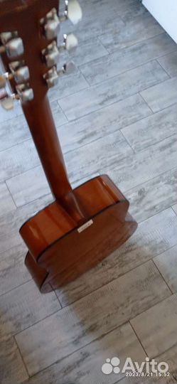 Акустическая гитара