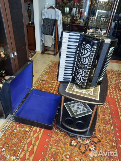 Аккордеон Weltmeister 4/4