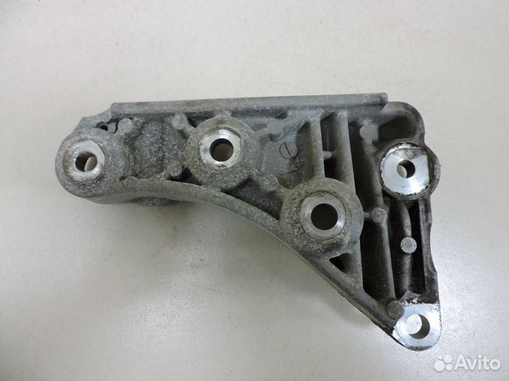 Кронштейн генератора LADA Largus 2012