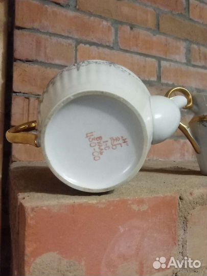 Чайник и сахарница молочник и чайная пара