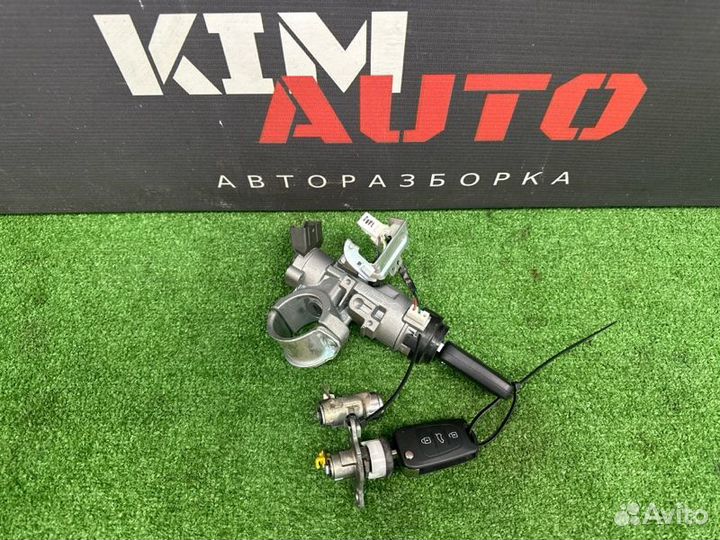 Замок зажигания с ключом(2шт.), личинкой двери