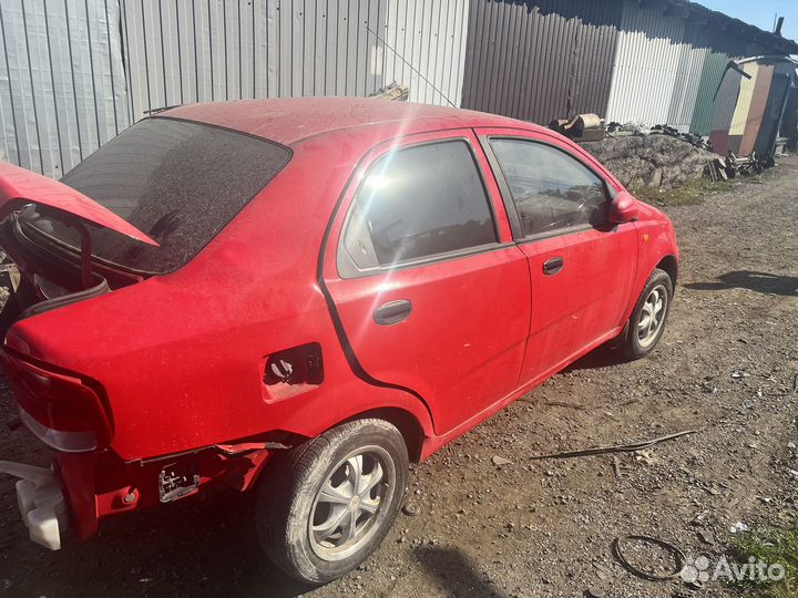 В разборке шевролет авео Т-200