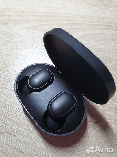 Полностью беспроводные наушники