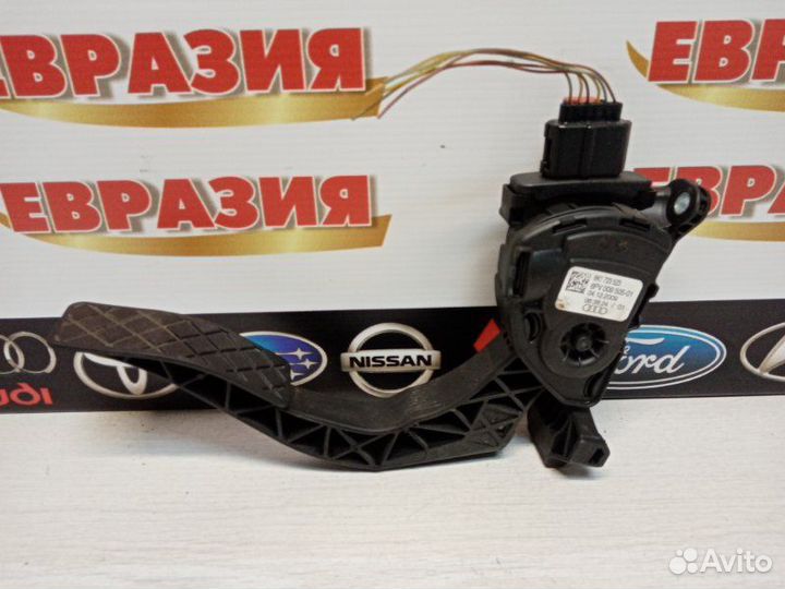 Педаль газа Audi A4 B8 cdhb 2010