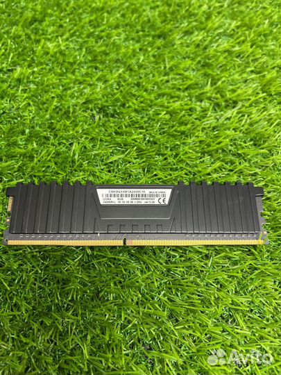 Оперативная память DDR4 8Gb Corsair 2400 Black