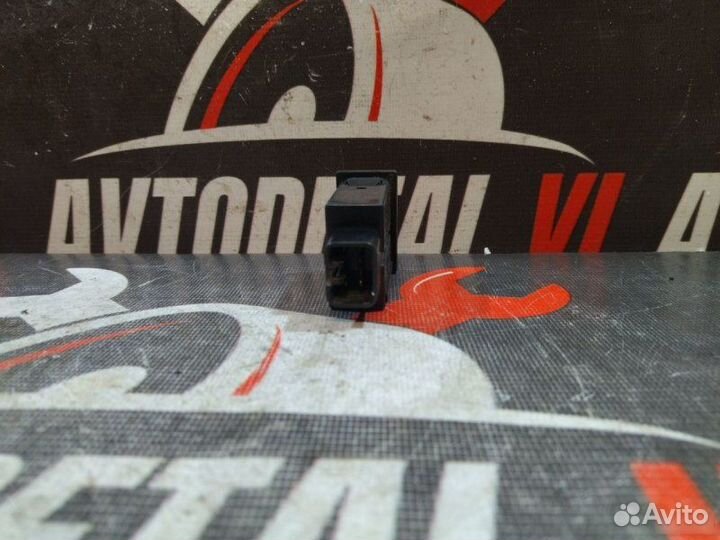 Кнопка обогрева сидений Toyota Corolla