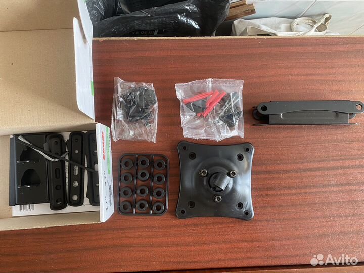 Кронштейн для телевизора поворотный Skadi