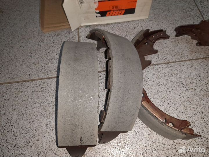 Nissan PickUp Колодки задние Новые