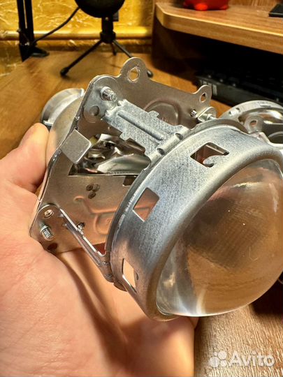 Линзы фар Toyota Camry