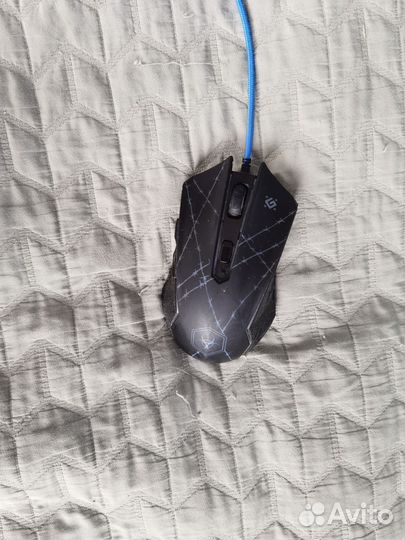 Игровая клавиатура и мышь с радужно подсветкой