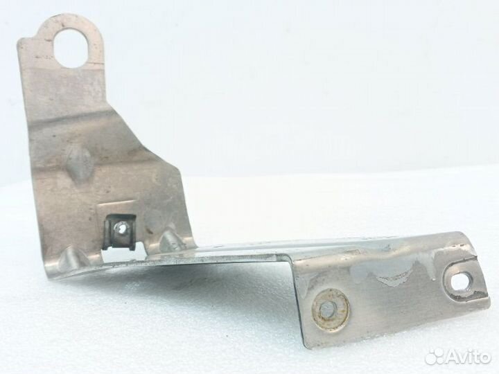 Кронштейн передний правый Bmw X5 E70 N52B30 2008