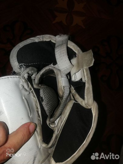 Вратарская хоккейная форма