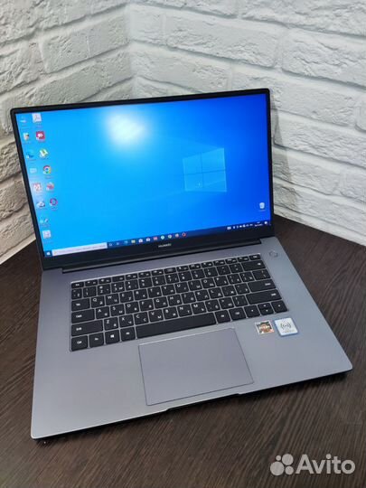 Huawei 15.6' Ryzen 5 3500 4/8 3.7Ггц/озу 8/SSD