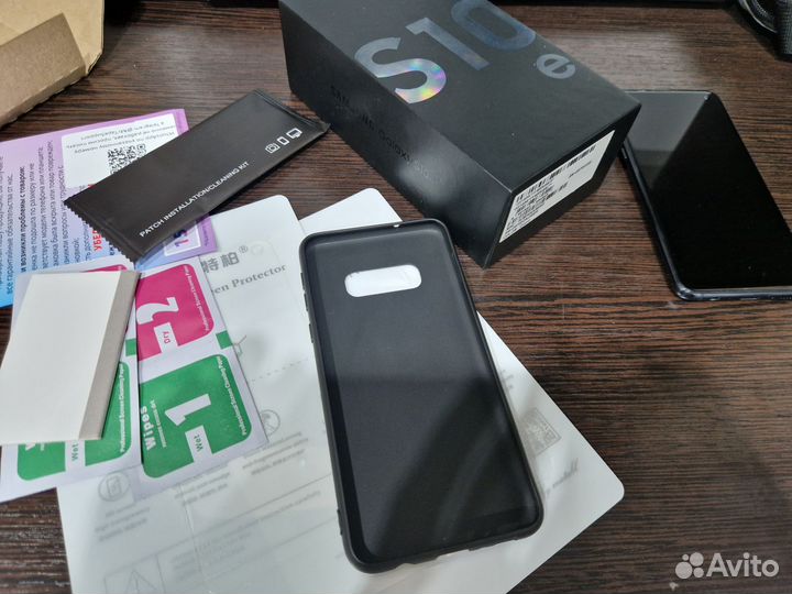 Samsung Galaxy S10e, 6/128 ГБ