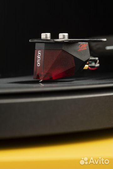 Виниловый проигрыватель Pro-ject Debut Carbon EVO