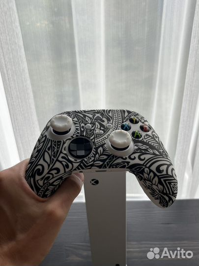 Xbox Series S (практически новая)