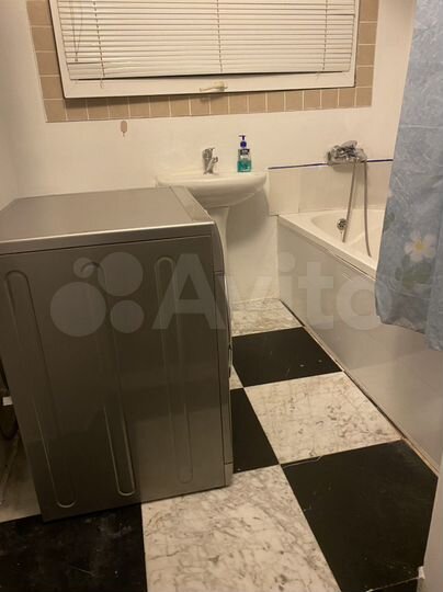 Доля в 2-к. квартире, 54,6 м², 3/3 эт.