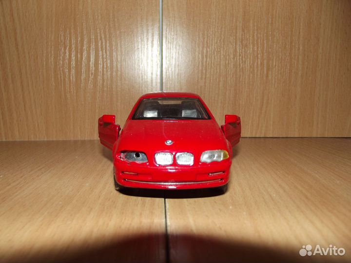 Модель бмв 1:32 new ray, 2000г