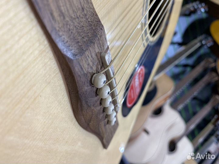 Fender CD-60 Акустическая гитара