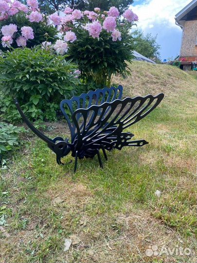 Садовая фигура из металла