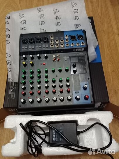 Микшерный пульт yamaha mg10xu с процессором DSP