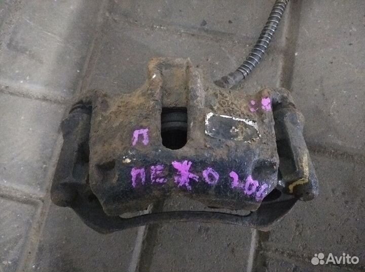 Суппорта тормозные передние Peugeot 206