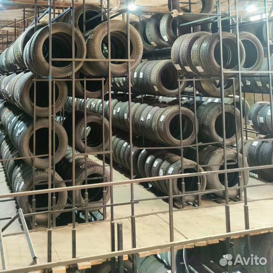 Kumho Road Venture APT KL51 205/70 R15 96T