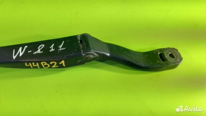 Поводок стеклоочистителя для Mercedes-Benz W211