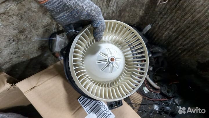 Двигатель отопителя Honda Ridgeline