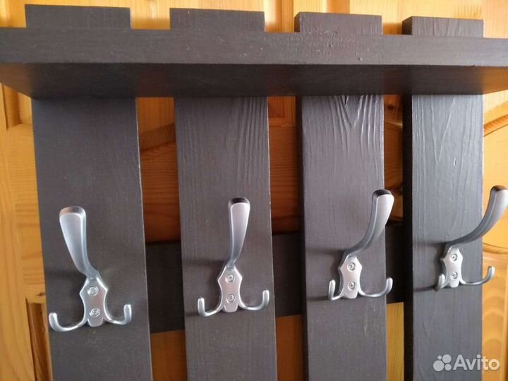Вешалка настенная в прихожую