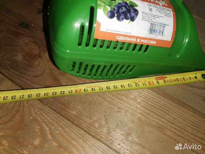 Для сбора ягод жук