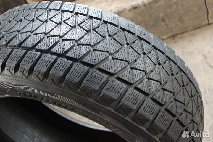 Bridgestone Blizzak DM-V2 235/55 R18 100T