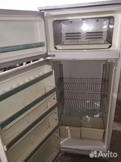 Холодильник бу ока