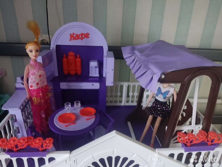 Кукольный домик с мебелью