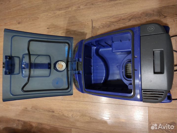 Комплектующие к пылесосу и сам thomas twin-tт