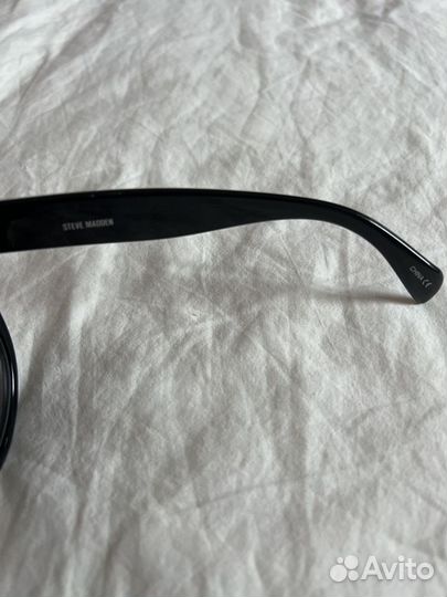 Солнцезащитные очки Steve Madden