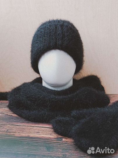 Комплект из пуха норки (шапка,бактус, варежки)