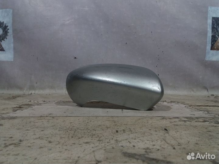 Nissan Qashqai 07- правая крышка зеркала 25347