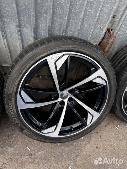 Комплект оригинальных колес Audi Q7 R22