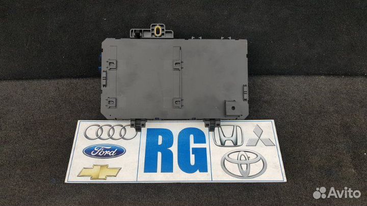 Блок предохранителей Opel Astra H GTC 2009