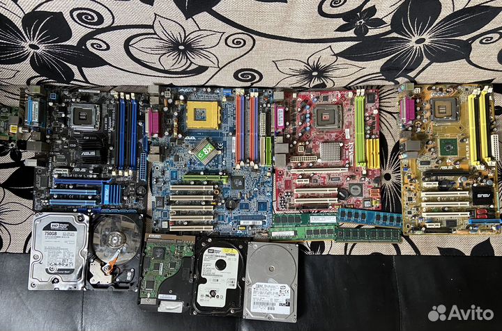 Материнская плата