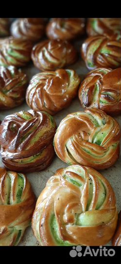 Хлеб свежий и корм