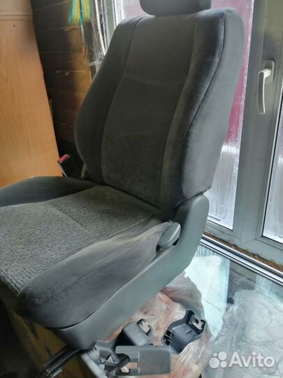 Сиденье переднее toyota land cruiser prado 120