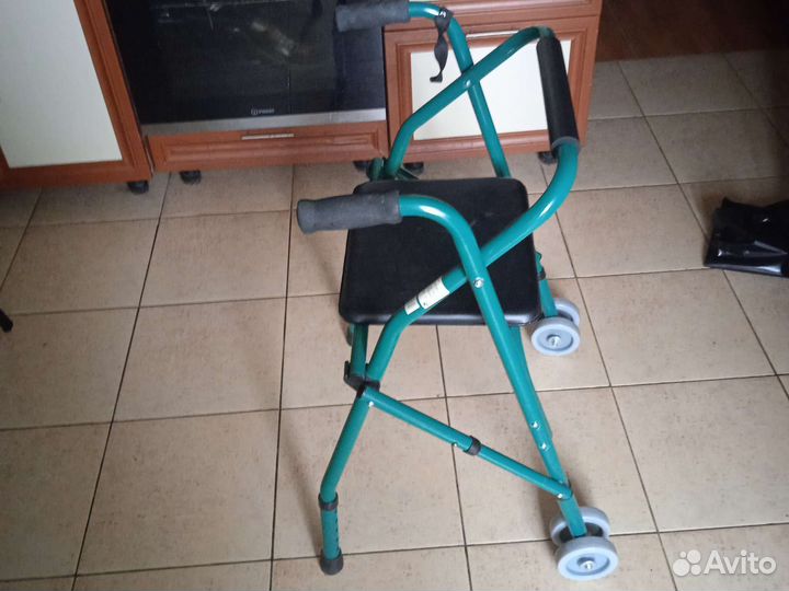 Ходунки для взрослых на колесах