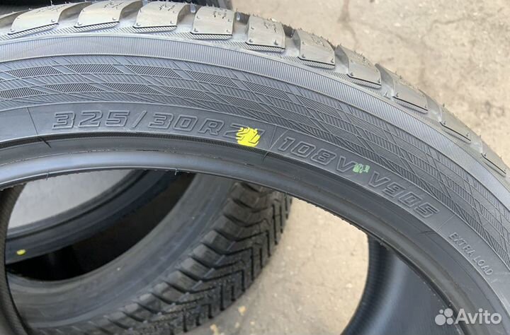 Yokohama W.Drive V905 285/35 R21 и 325/30 R21