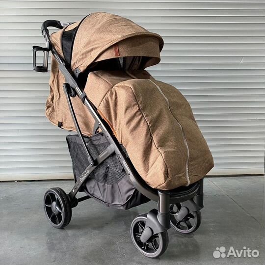 Детская прогулочная коляска в наличии