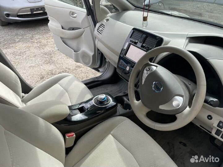 Nissan Leaf ZE0 2011 В разбор