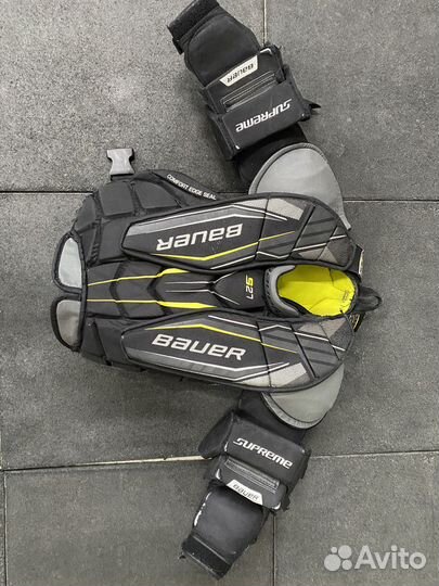 Нагрудник вратарский bauer