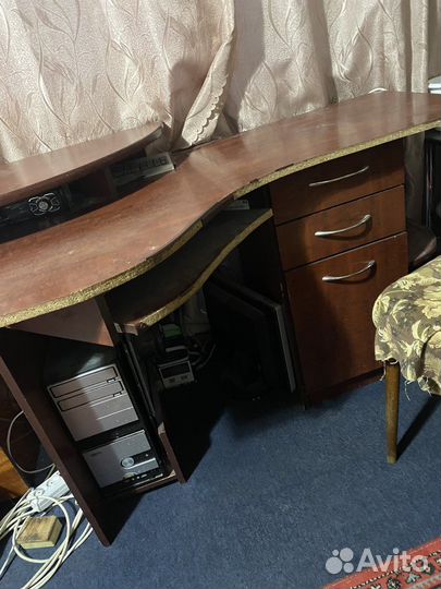 Компьютерный стол